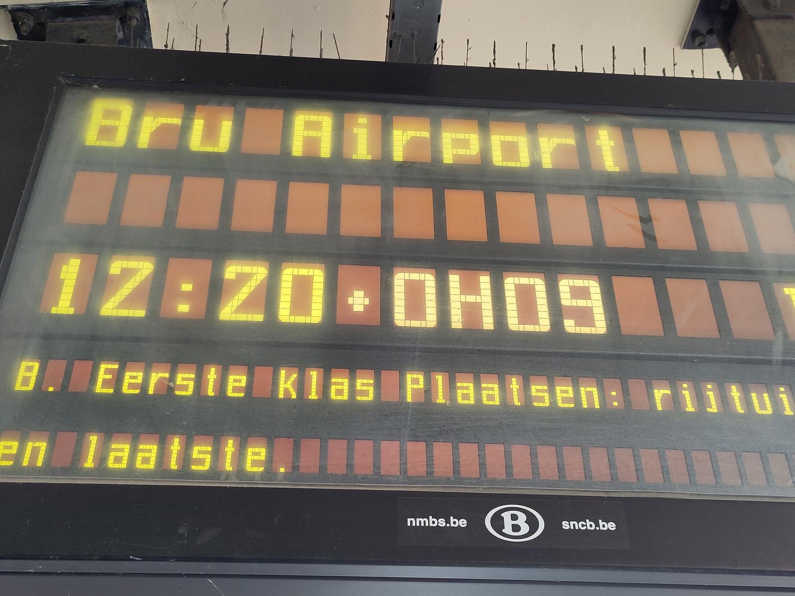 Brussels train station segment display